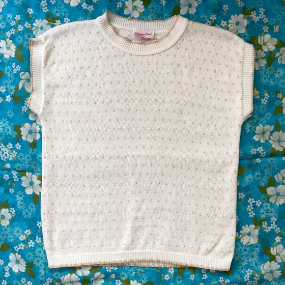 80s Vintage White Sweater Vest w/ Tan Polka Dots - Picture 4 of 8